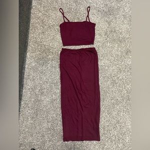 Lulu’s “Best Friends Burgundy Two-Piece Bodycon Midi Dress.” Size Small